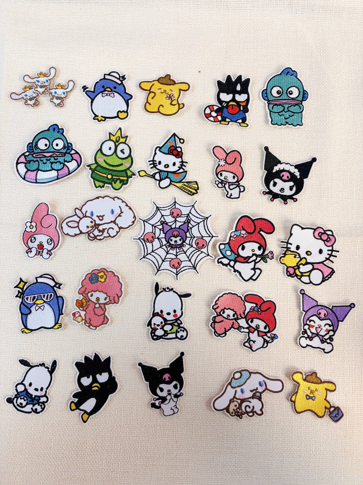 カートゥーン服用の布章