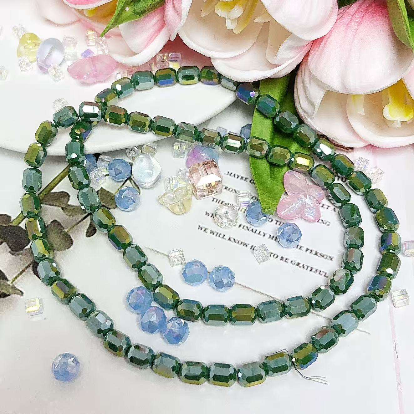 0.22 たる形ビーズ| カラーメッキ、明るい (4MM&6MM)